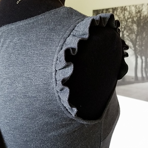 Adorable gray dress - Picture 6 of 7